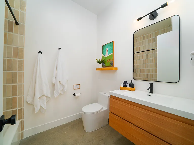 The Hideaway - Bathroom #2
