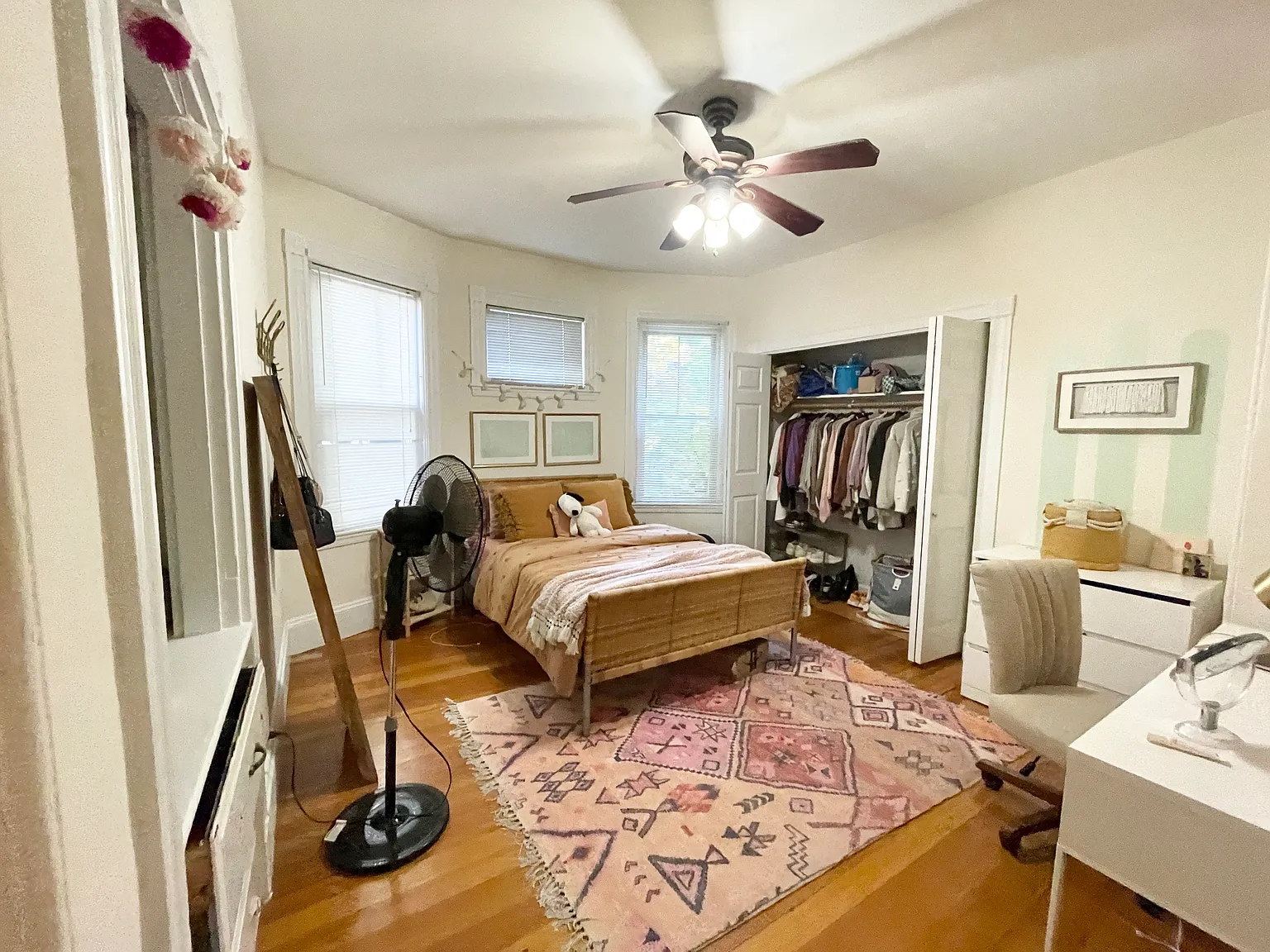 4 bed, 1500 sqft, $6,200 — Photo 4