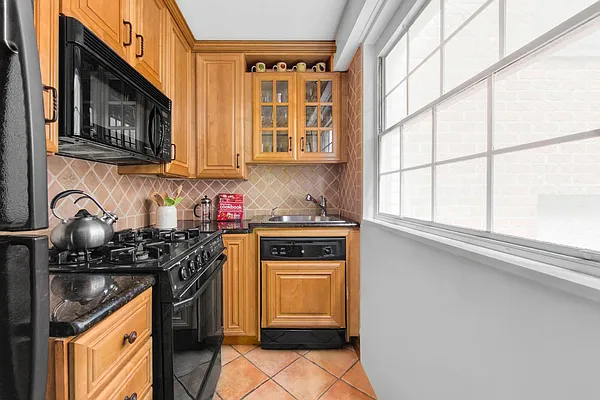 Sold by Town Residential | media 25