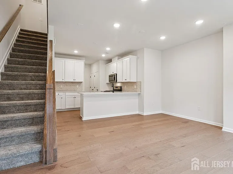 214 Jessie Pl — Photo 4