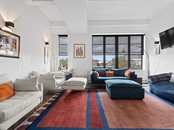 142 Charles Street image 1 of 13