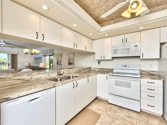 3rd image of 7360 Glenmoor Ln #4210
