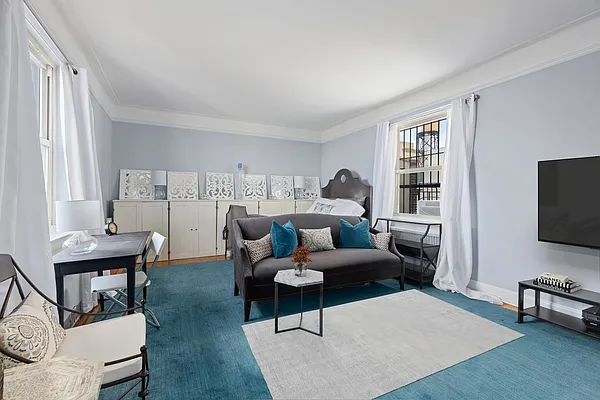 Sold by Compass | media 2