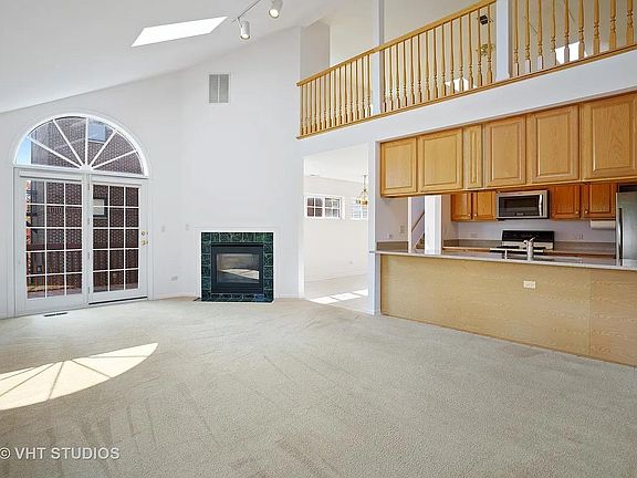 5th image of 161 S Evergreen Ave
