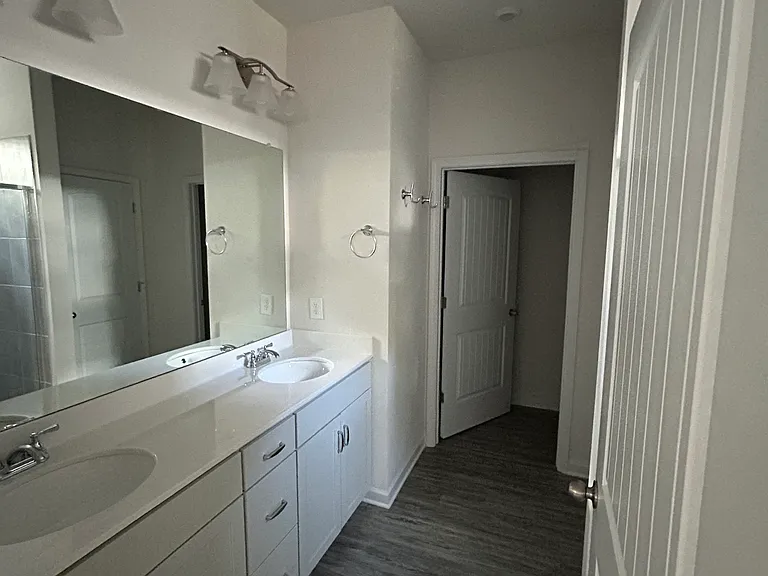 152 Marion Dr — Photo 32