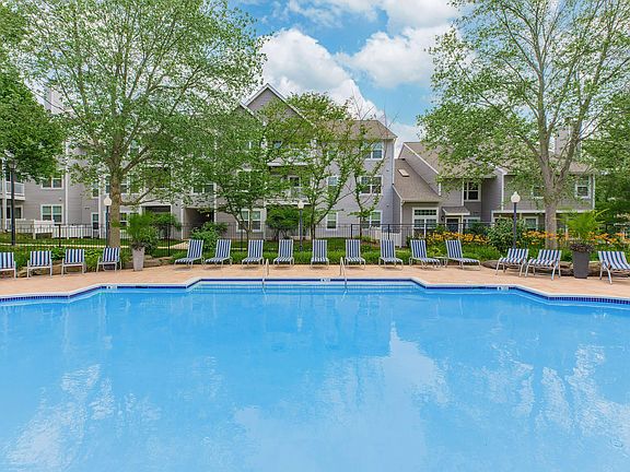 3rd image of 5320 Cedar Ln #217