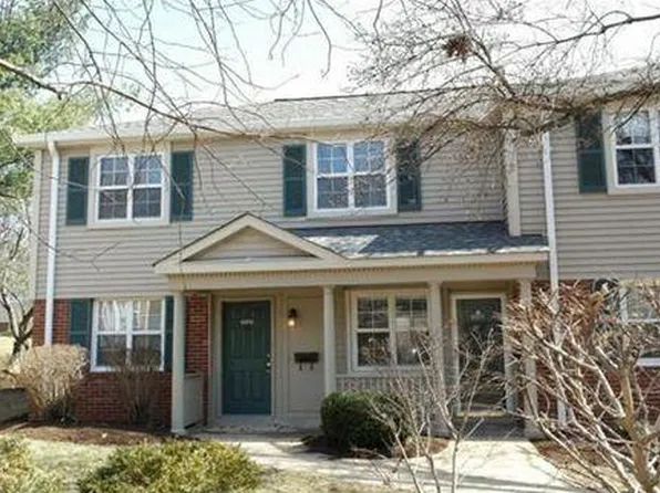 8919 Wrenwood Ln, Saint Louis, MO 63144