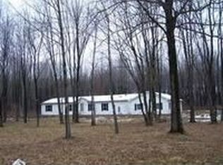 1690 Lucretia Dr, Girard, OH 44420