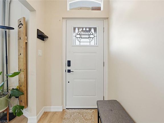 4th image of 34 Baillie St