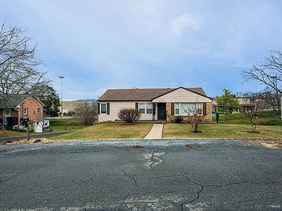 4th image of 2608 Veda Dr