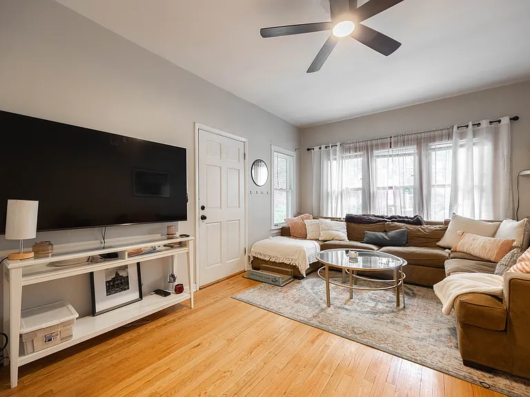 3450 N Leavitt St #1 — Photo 8