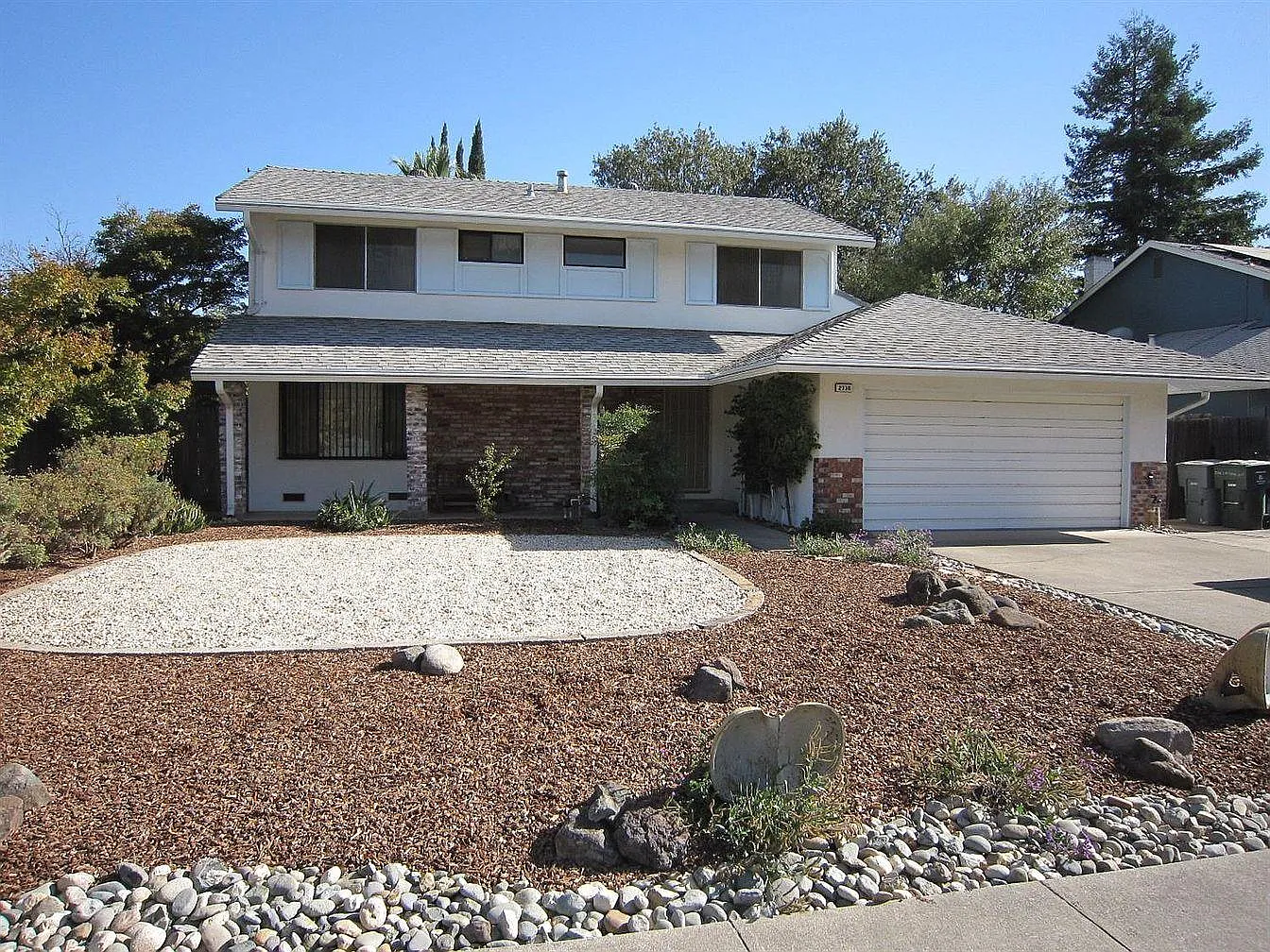 2730 Lassen Way photo 1