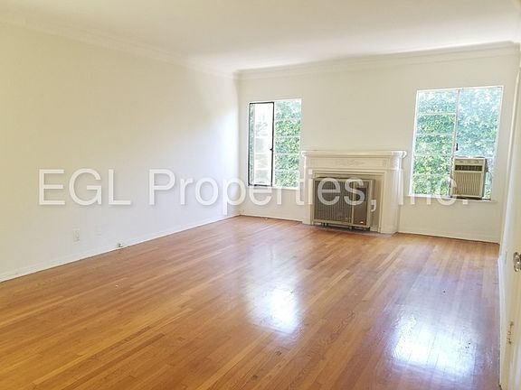 5th image of 9756 Charleville Blvd