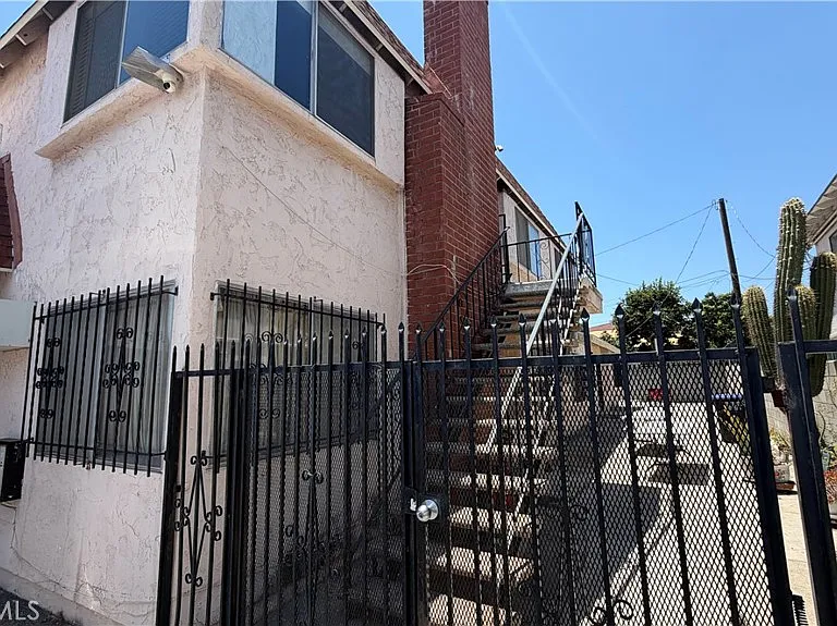 303 N New Ave #C — Photo 1