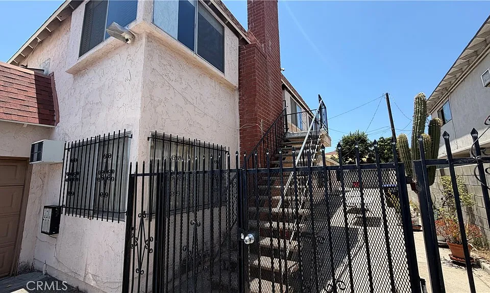 303 N New Ave #B