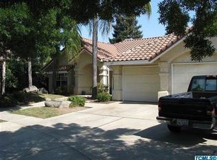 625 E Sunnyview Ct, Visalia, CA 93292