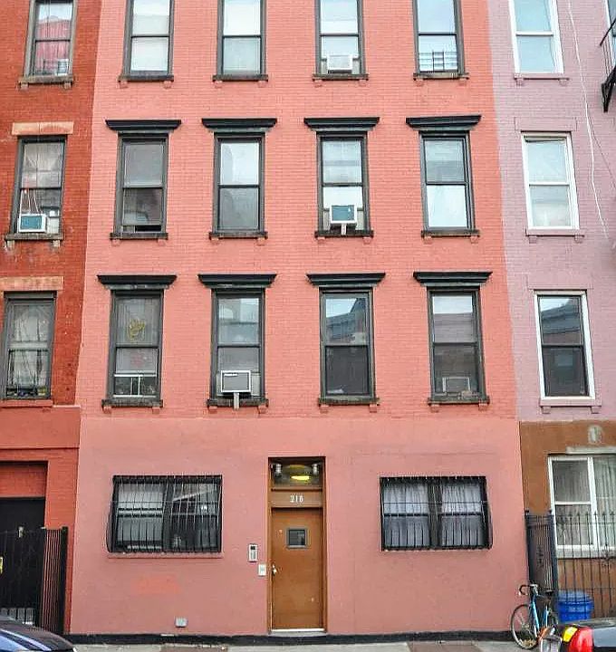 1st image of 218 E 111th St