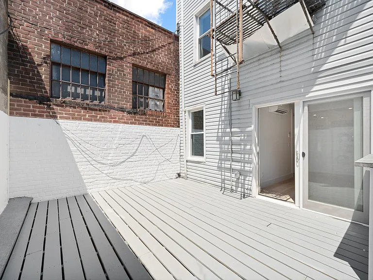 76 Java St #1 — Photo 5