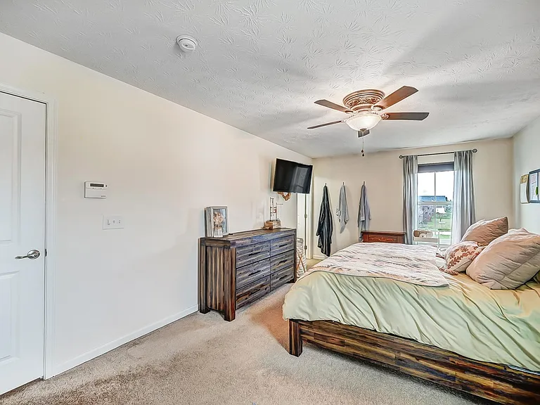 1404 Artesian Ln — Photo 31