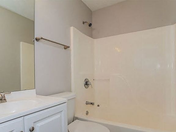 4th image of 256 Tando Way