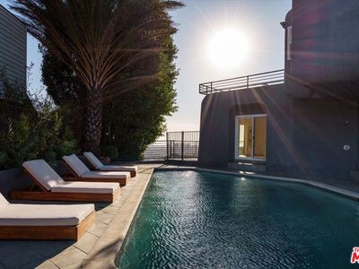 8464 Cole Crest Dr, Los Angeles, CA, 90046