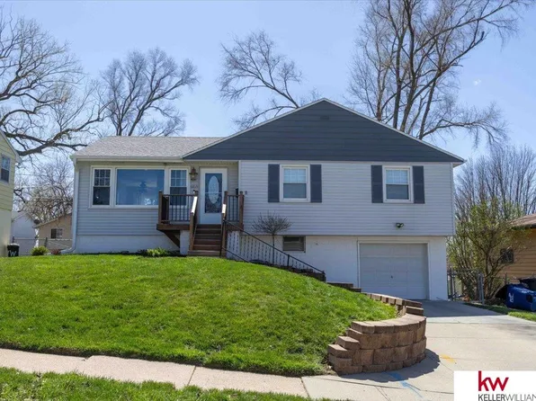 6169 Oak St, Omaha, NE 68106