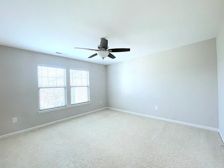 825 Grafton Peak Ln — Photo 8