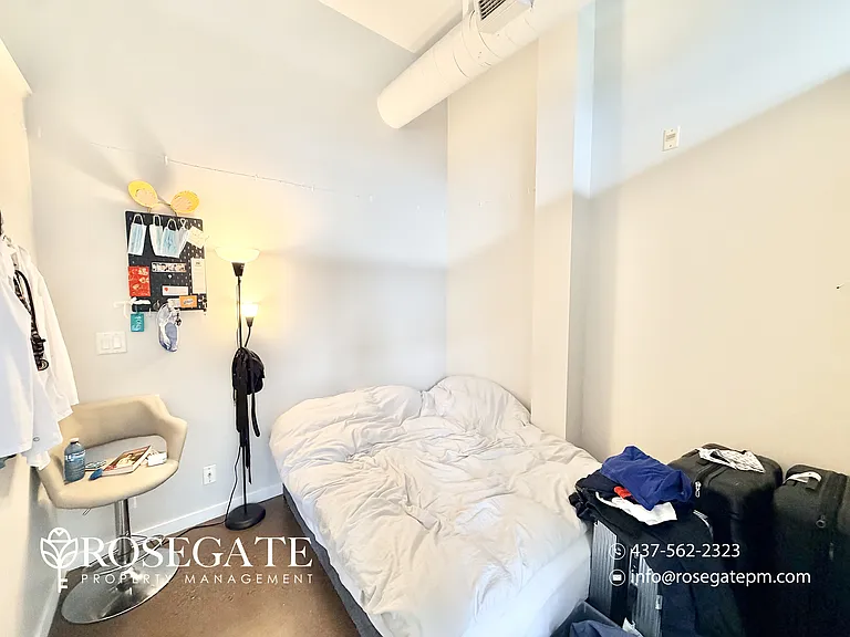 410 King St W #612 — Photo 8