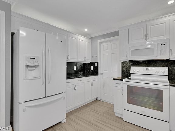 5th image of 6215 Saint Andrews Cir N