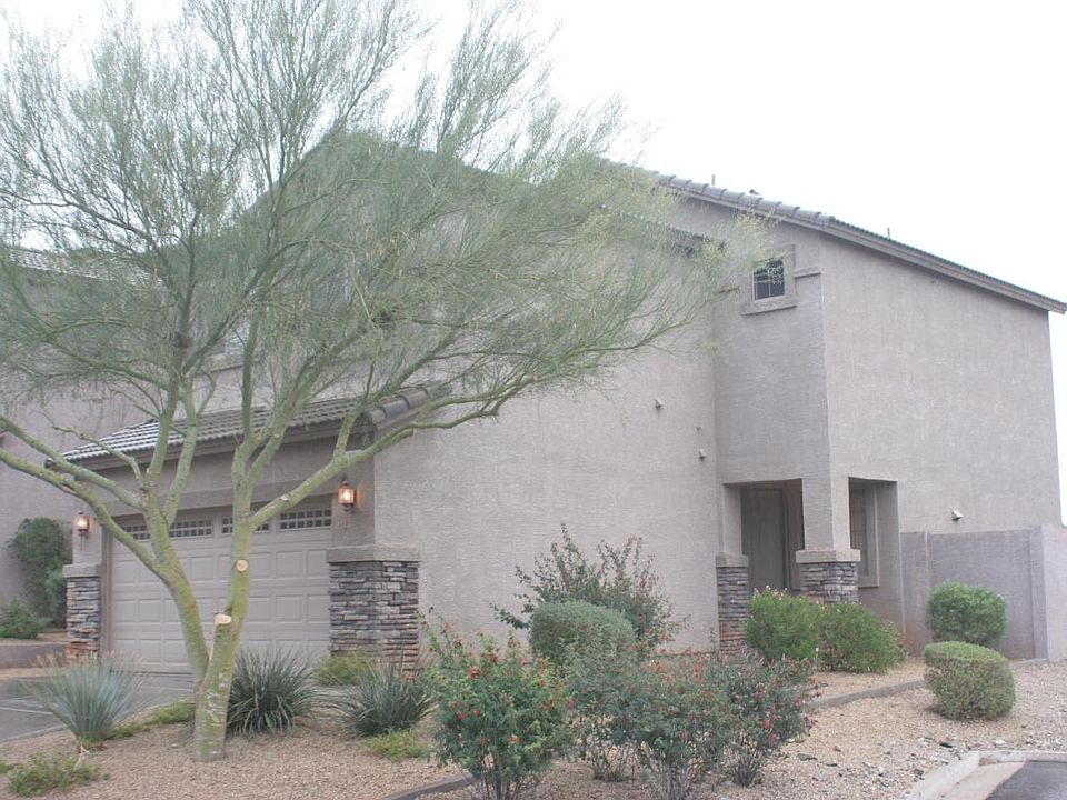 1st image of 301 E Redwood Ln