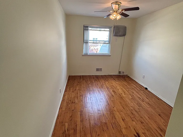 21 Evan Pl — Photo 7