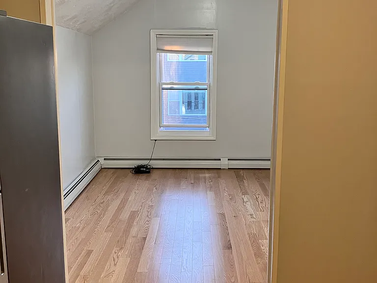 142 W Clifford St #3 — Photo 3