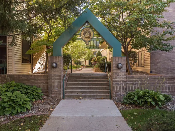 7606 York Ave S APT 7110, Edina, MN 55435