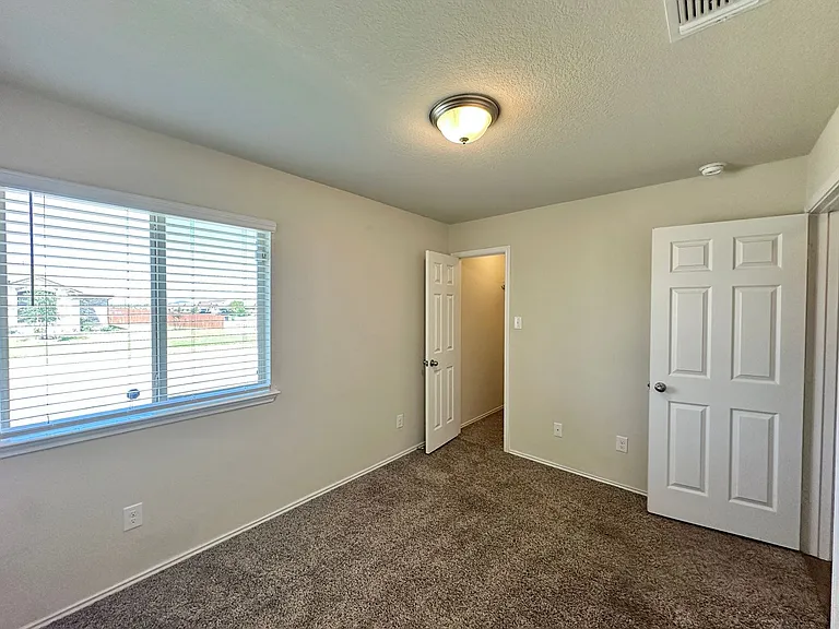 300 Danielle Dr — Photo 31