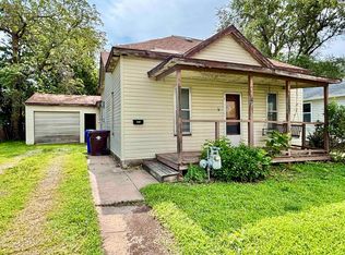209 S Oak St, McPherson, KS 67460