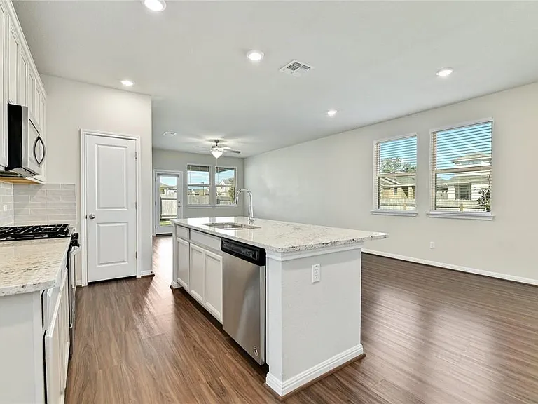125 Otella St — Photo 8