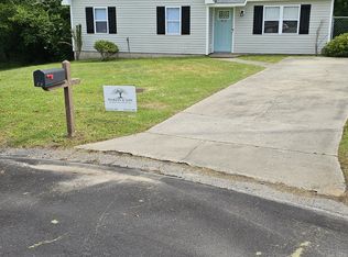 912 Laurel Ln, Jacksonville, NC 28546
