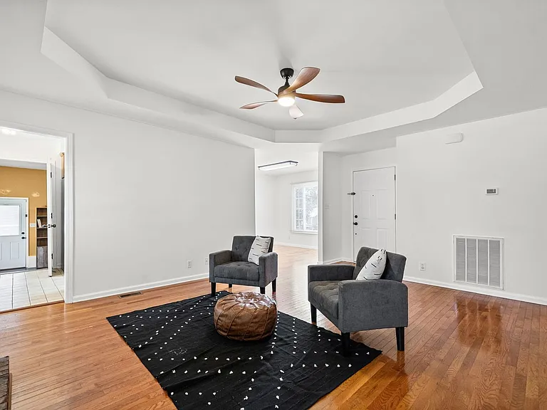 1409 Janet Way Dr — Photo 8