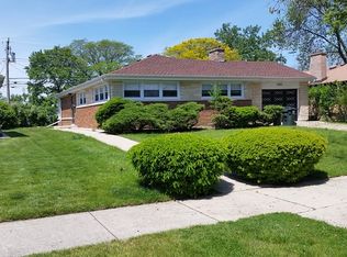 7350 N Kilbourn Ave, Lincolnwood, IL 60712