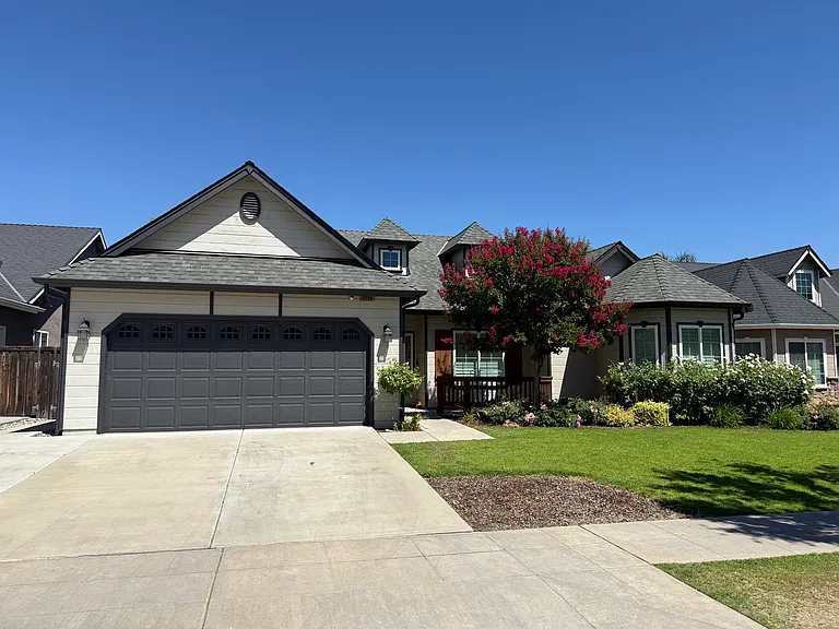 3156 N Arroyo Ave — Photo 1