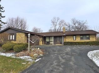 24383 Maidstone Ln, Beachwood, OH
