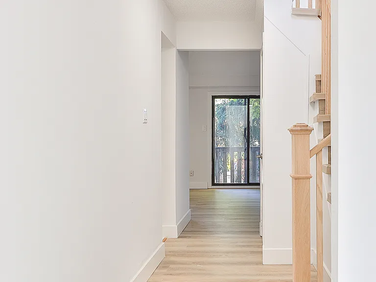 207 Scarborough Golf Club Rd — Photo 1