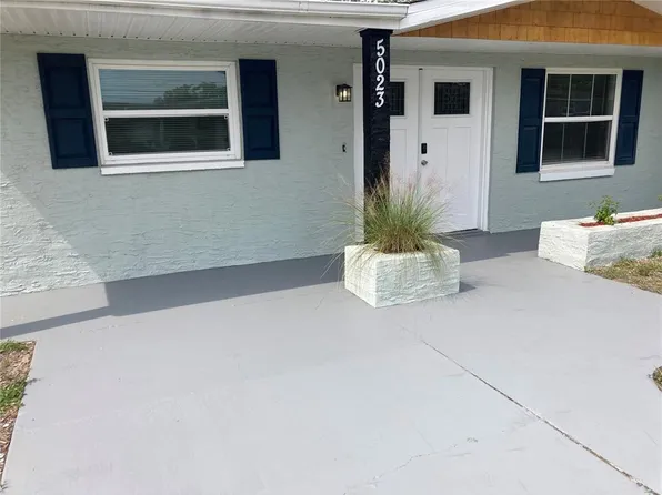 5023 Queen Palm Dr, New Port Richey, FL 34652