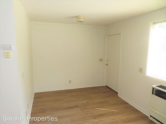 3rd image of 900 Major Sherman Ln APT C