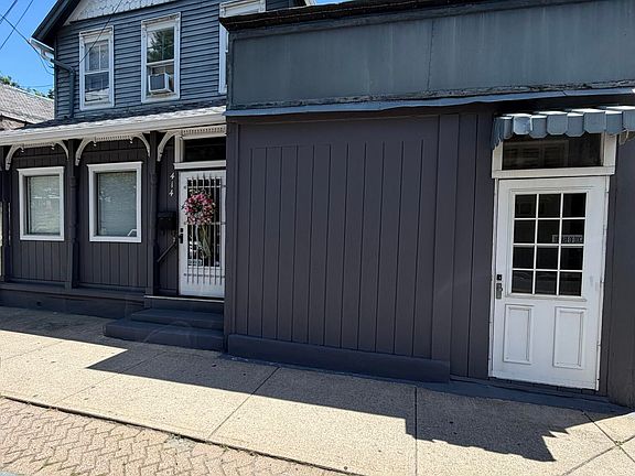 2nd image of 414 Hazle St