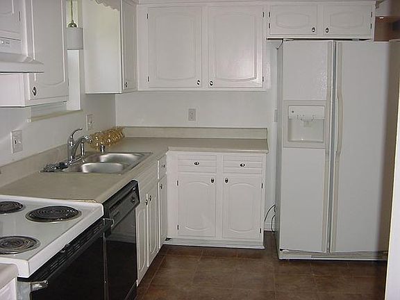 4th image of 8384 Vicksburg Dr