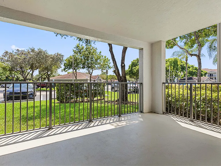 Coral Vista — Photo 19