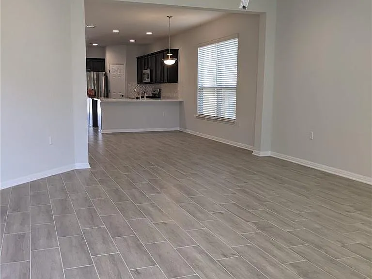 809 Falkland Trce — Photo 14