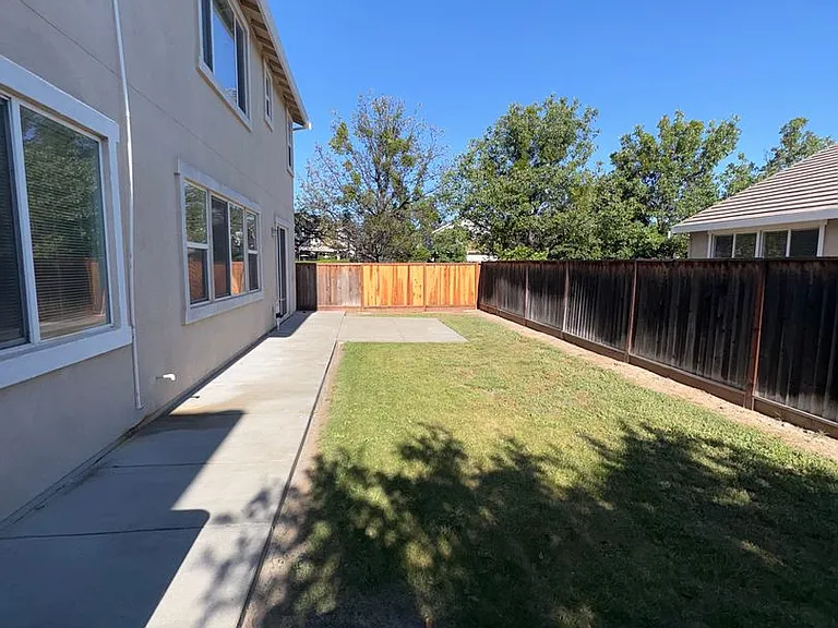 100 Mount Adams Cir — Photo 38