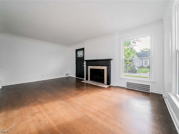 5th image of 3114 W 160th St